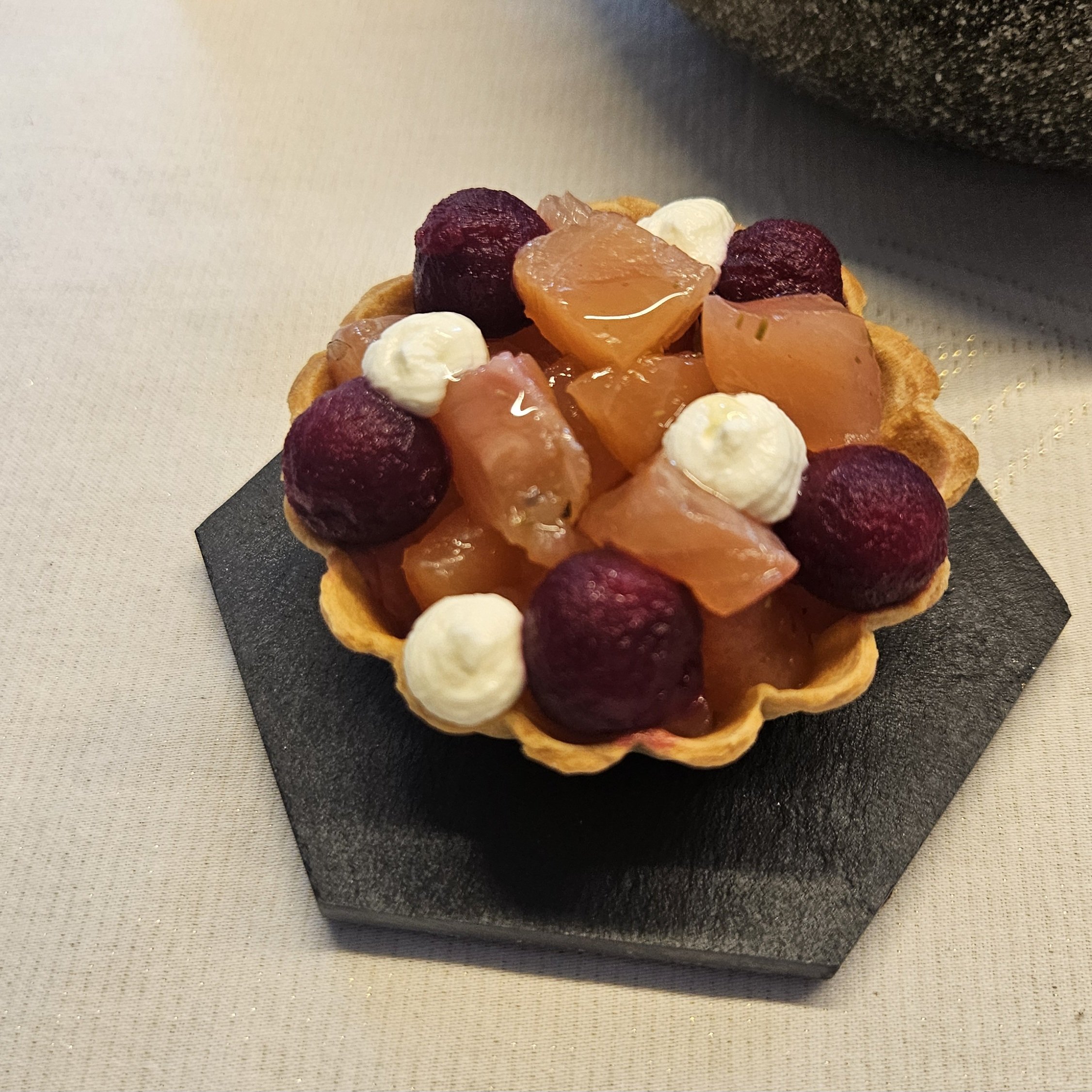 Forelle I Rote Rübe I Creme Frâiche 