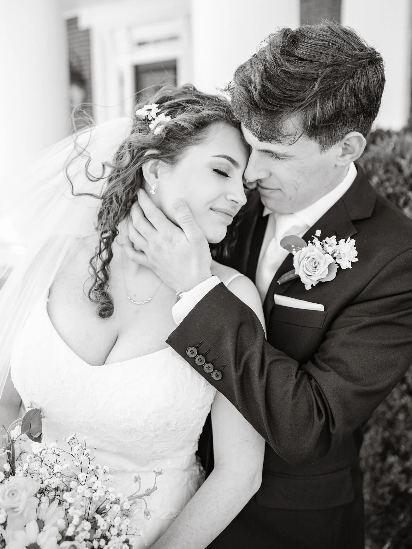 Always will love a classic black and white🖤🤍