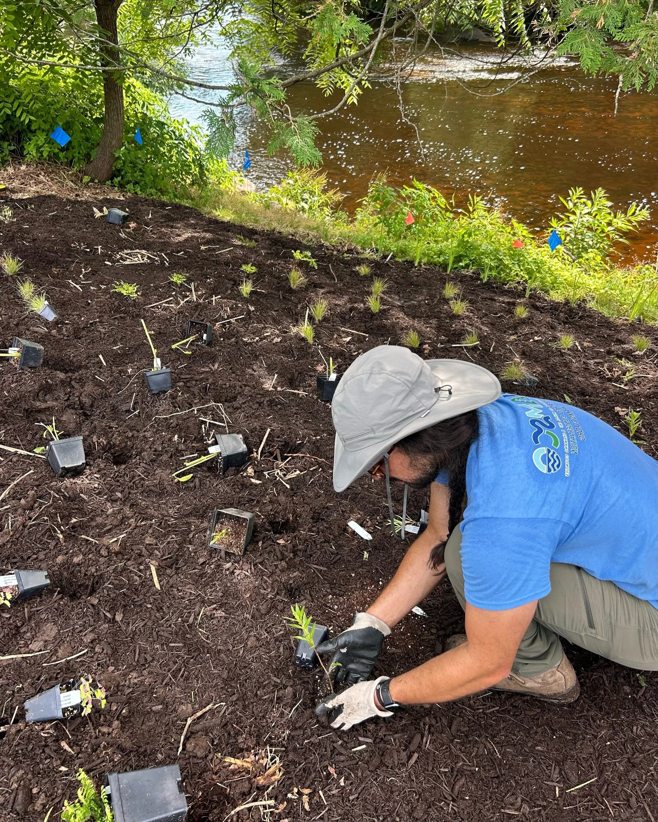 It&rsquo;s the end of our shoreline restoration season, so here are some behind the scenes photos! We completed 11 shoreline restoration projects this year, including native plantings, biobag installations, and rain gardens🌱

We are so excited to se
