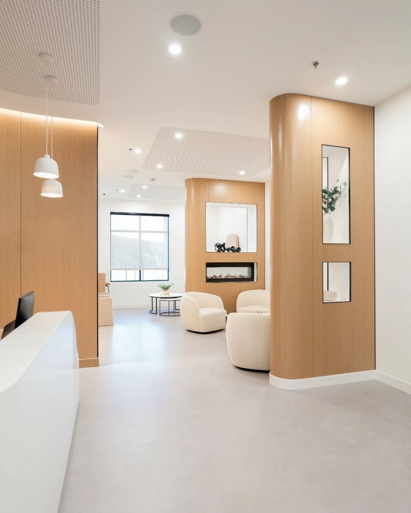 Our open-plan layouts are designed with privacy in mind, where each corner offers a sense of seclusion. We carefully consider acoustics, ensuring both small moments and larger interactions, such as consultations or patients waiting, feel comfortable