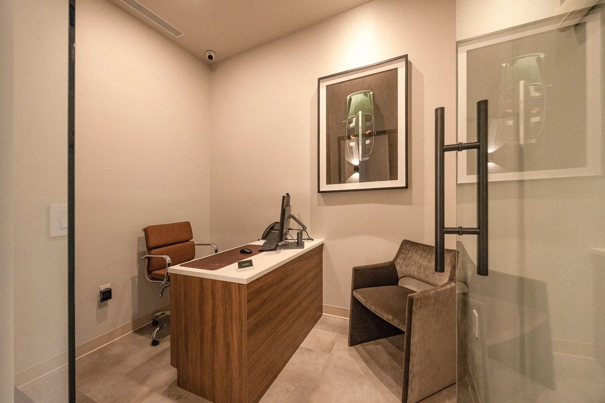 Private consultation space at Polish Dental designed to support personalized patient conversations in a comfortable setting.