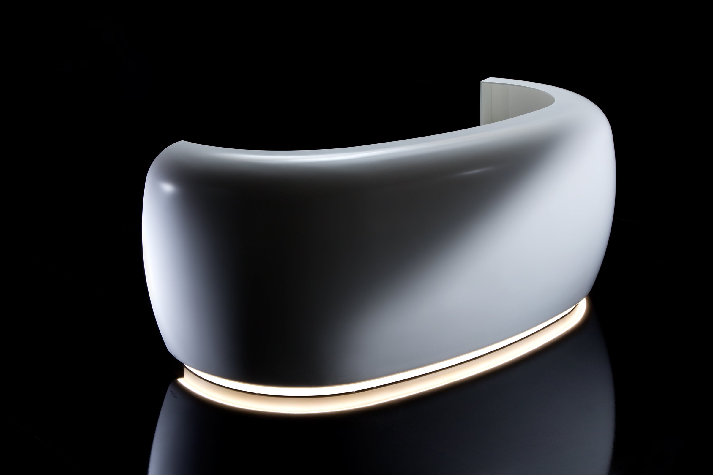 sleek reception desk - Toronto by Kappler