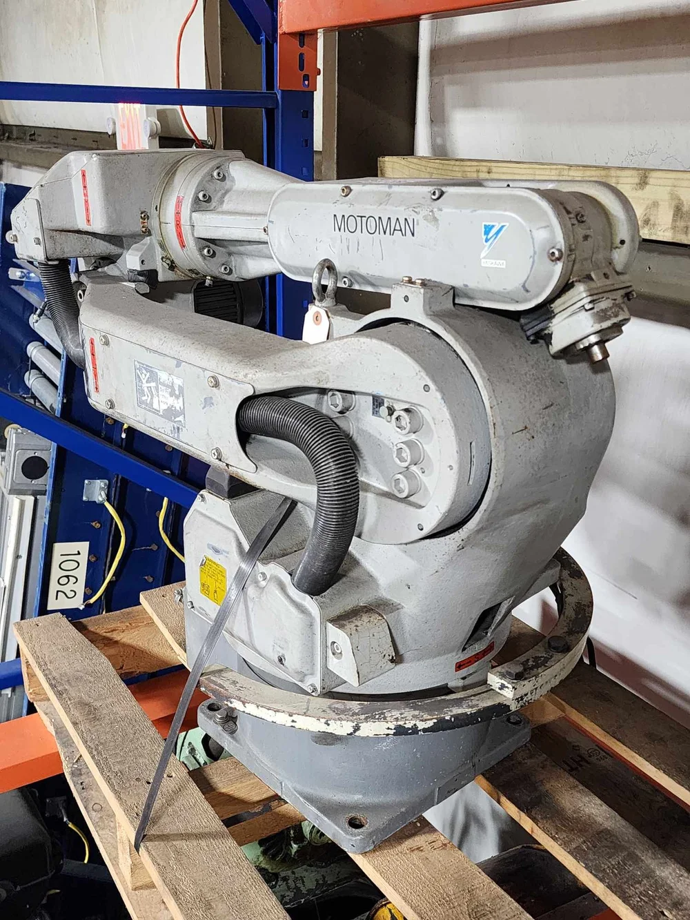 Yaskawa Motoman Welding Robot YASKAWA MOTOMAN EA1400N DUAL ARM