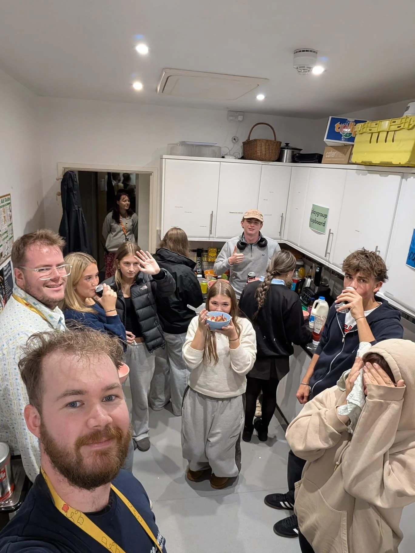 💛 Friday Youth Group &ndash; Comfort Food and Community Vibes 🎶⚽🍽️

This week we took a little break from exploring new cuisines and went back to an old favourite &mdash; toad in the hole! It was such a hit last time that we had to bring it back, 