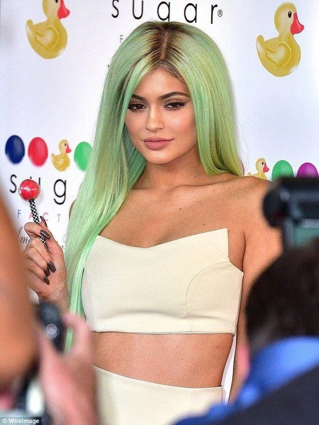 what-is-your-favorite-hair-color-kylie-has-ever-worn-v0-za9uulelelga1.jpg