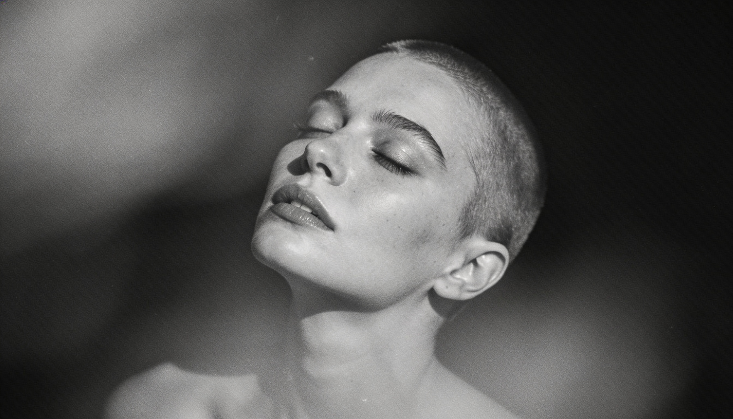 freepik__35mm-film-photography-a-highfashion-blackandwhite-__63333.png
