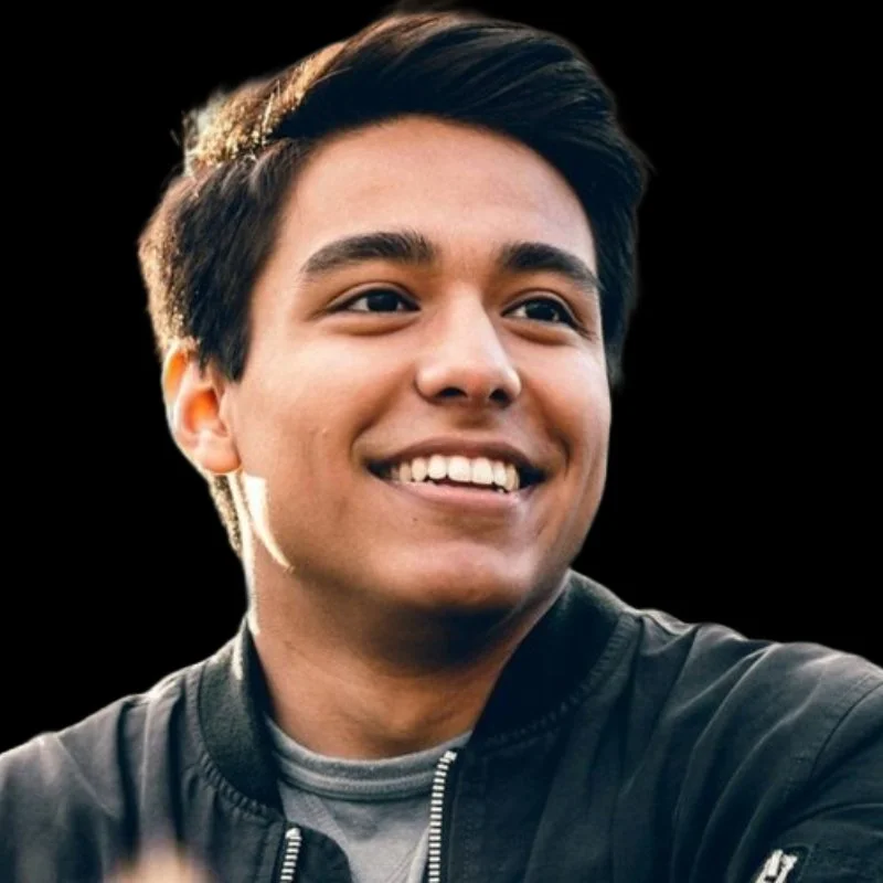 M23 Agency Headshots SkyMASTER-9-Sean Cisneros.jpeg