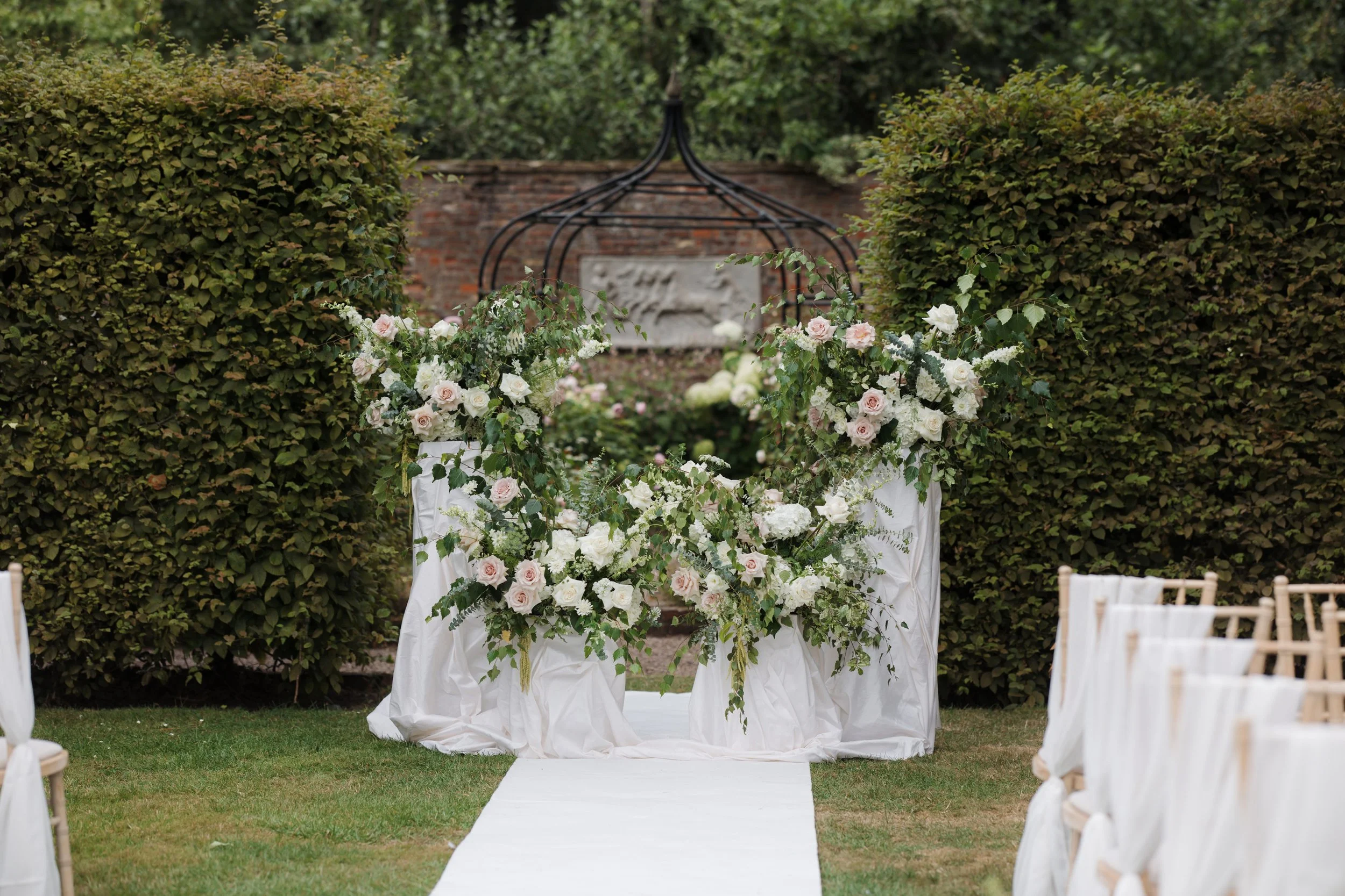 saltmarshe-hall-wedding-flowers-ivy-lane-florist-13.jpg