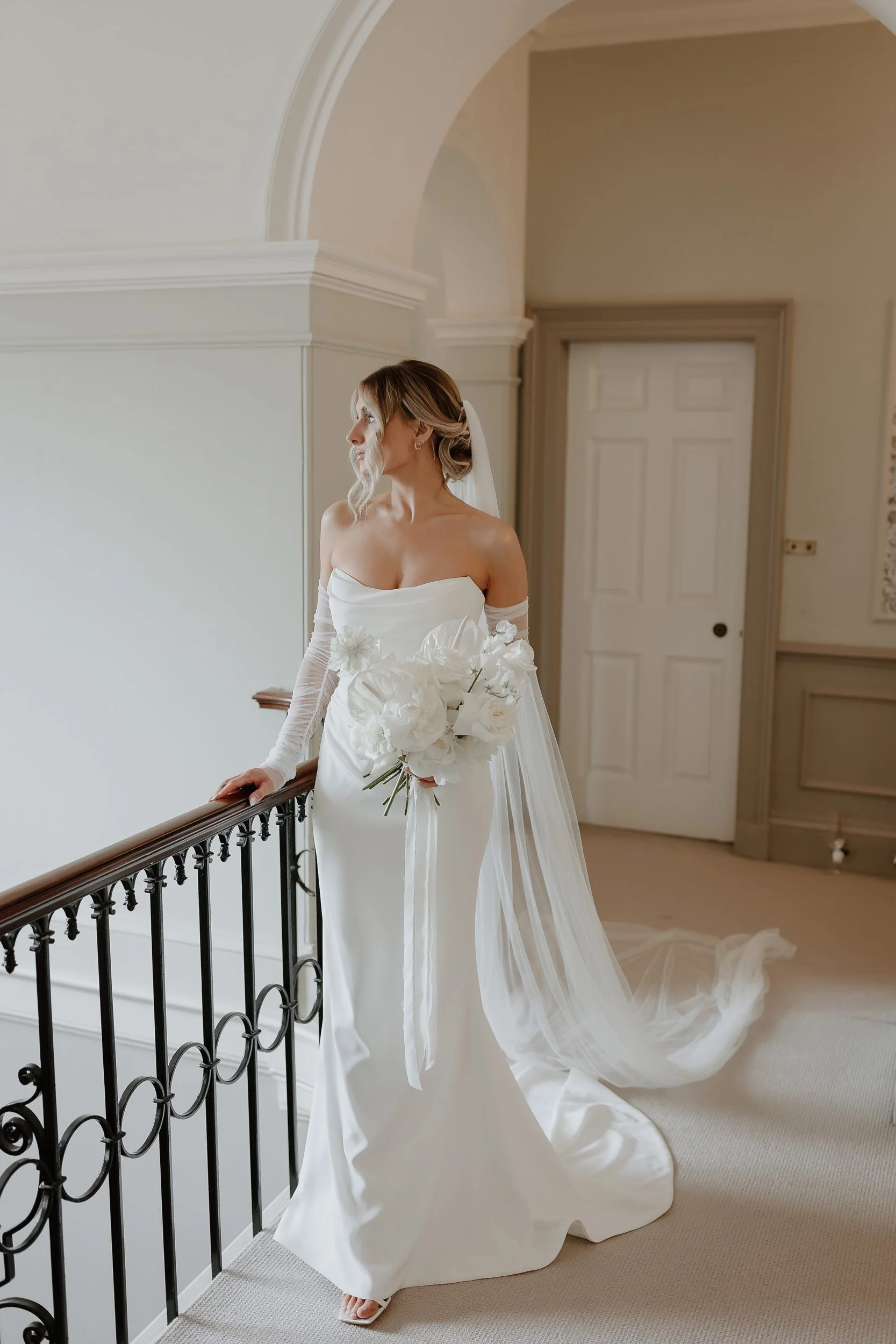 ivy-lane-florist-yorkshire-lucy-spraggan-smith-saltmarshe-hall-wedding-04.jpg