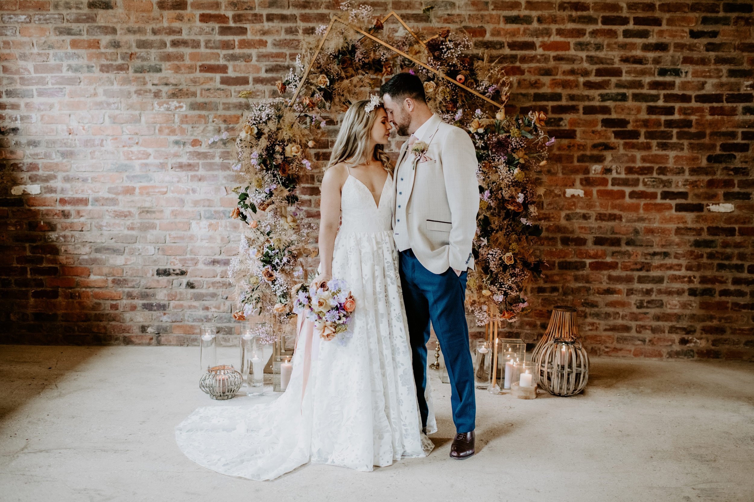 ivy-lane-florist-hull-wold-view-farm-wedding-01.jpg