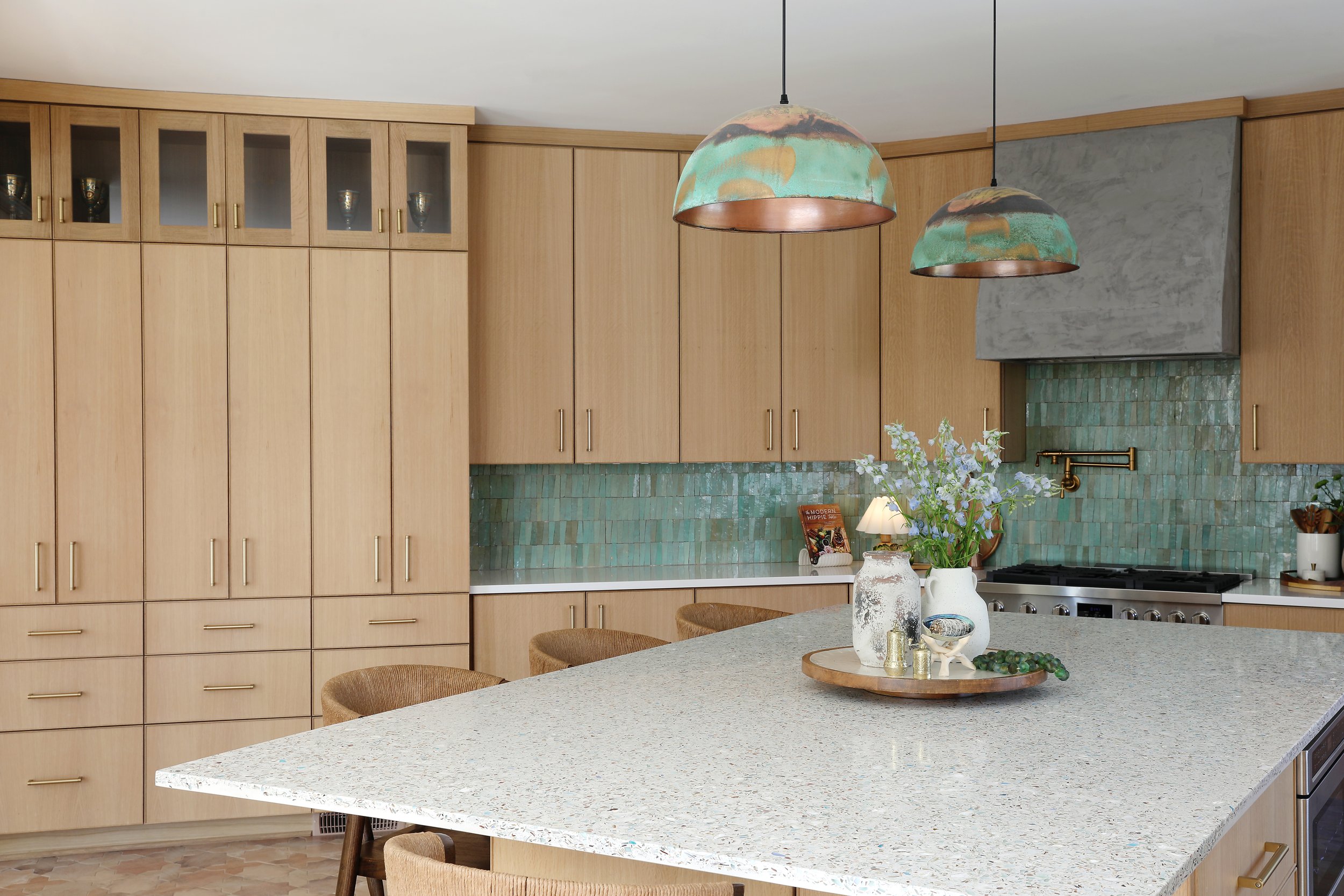 Sulllivan's Island In/Out Bar & Kitchen Island