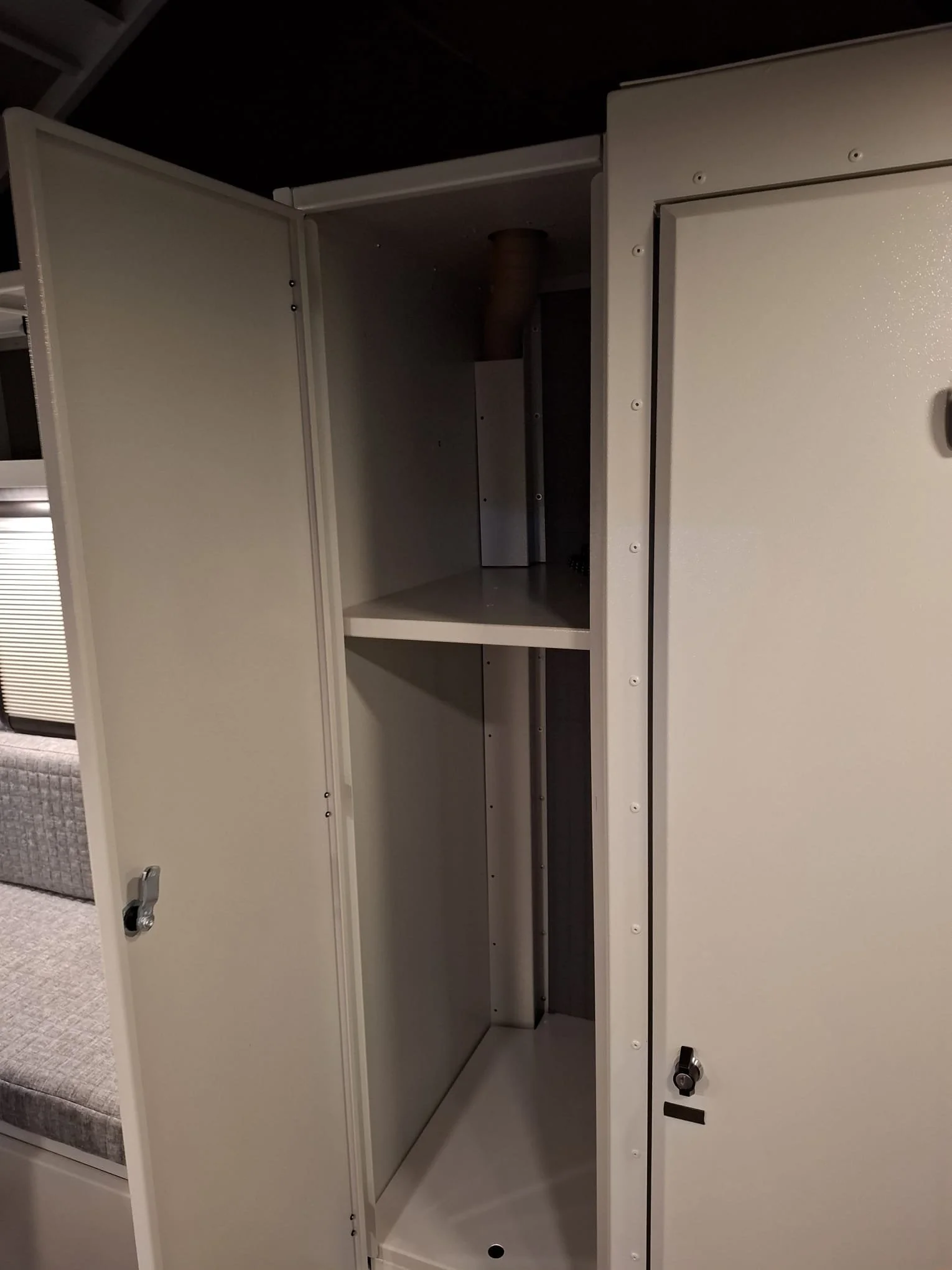 Decamp X3+ wardrobe