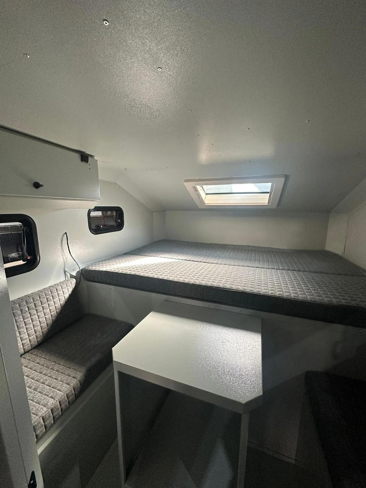 Decamp Bigbox, Trailchasers, truck camper, slide-in camper, overland camper, off-road camper, pickup camper shell, Demountable Camper. The Decamp Bigbox turns your pickup into a high-performance overland machine. Discover the full range at Trailchase