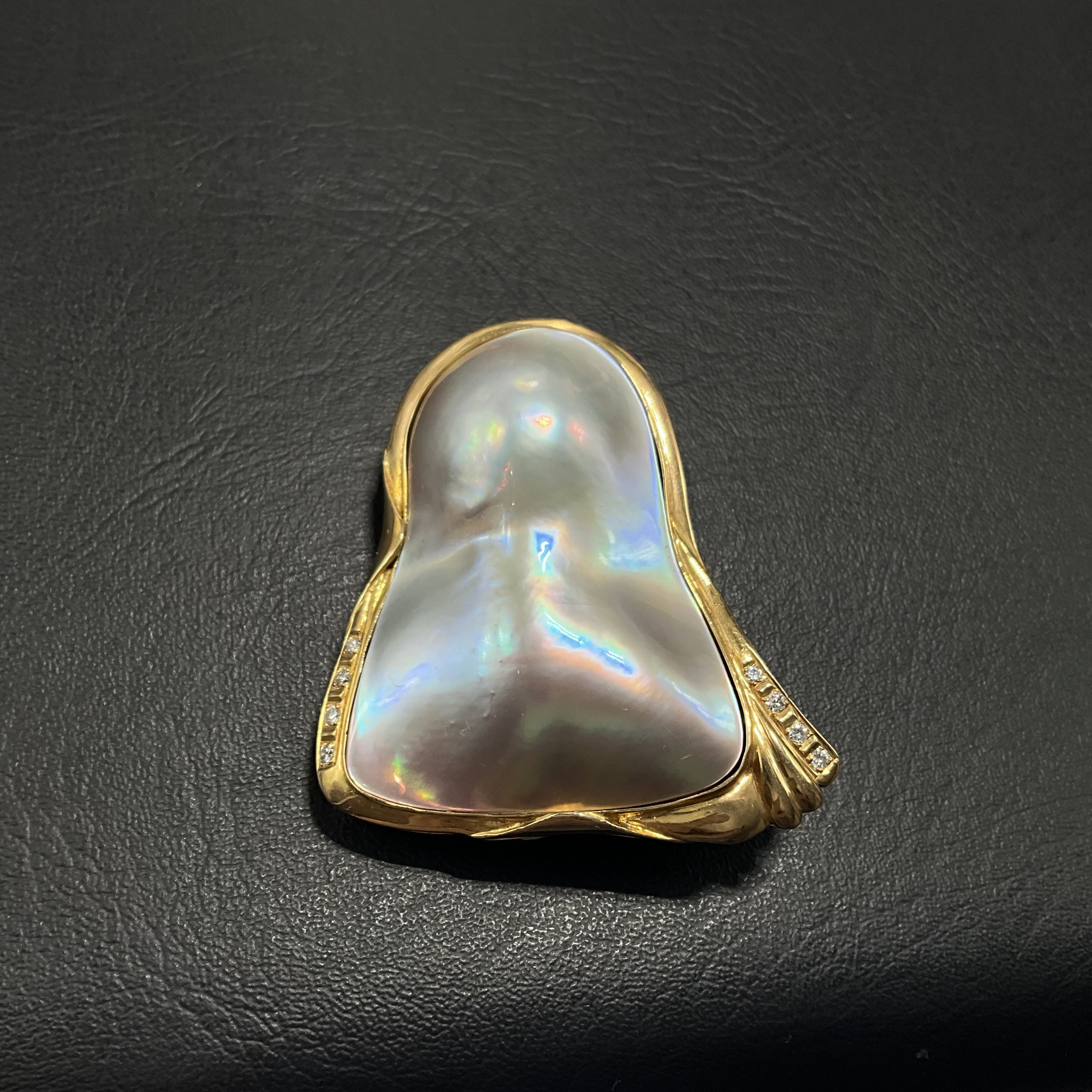 Pearl Brooch with diamonds