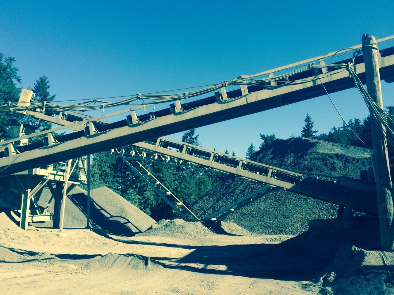 machines in the quarry