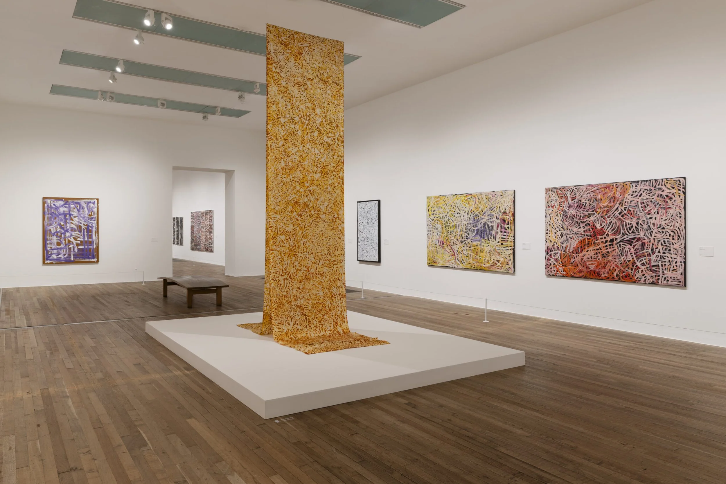 Emily Kame Kngwarreye : l'artiste aborigène qui a bouleversé l'histoire de l'art contemporain