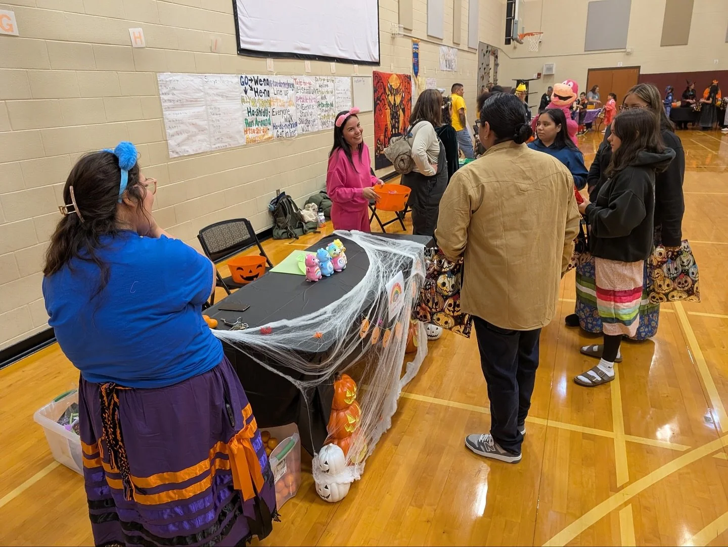 We had a beary-good time at the Cherokee Choice’s Healthy Halloween event at Cherokee Central Schools this morning! The Center for Native Health cares-a-lot about our children and community!