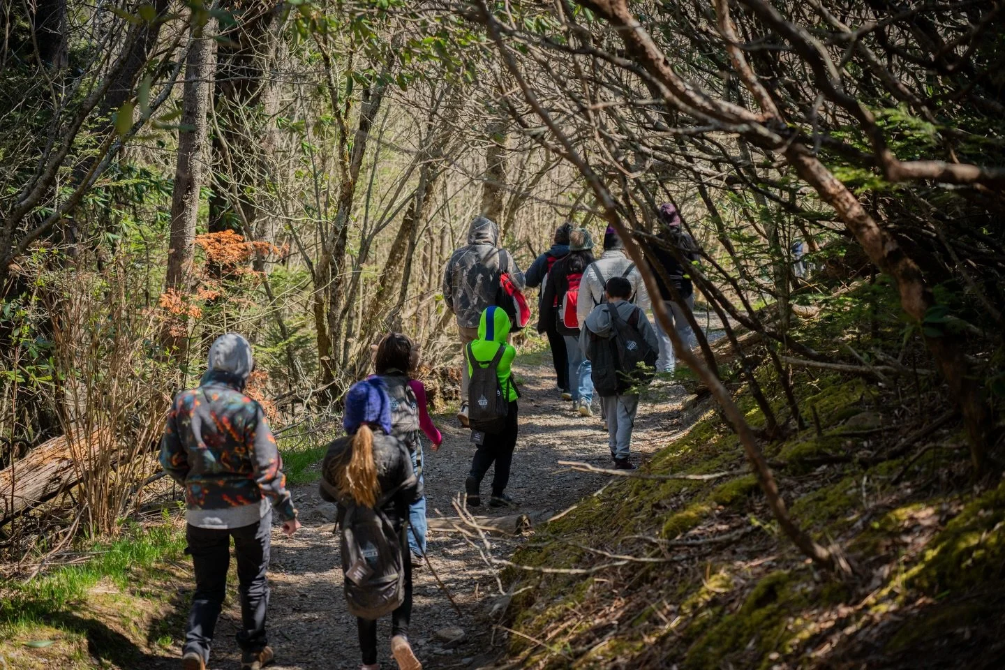Last week, on April 20th, Judaculla&rsquo;s Kids visited Devil&rsquo;s Courthouse, where, according to Cherokee stories, Judaculla once danced and held court. Students hiked to the summit, took in the views, and spent time learning about the story an