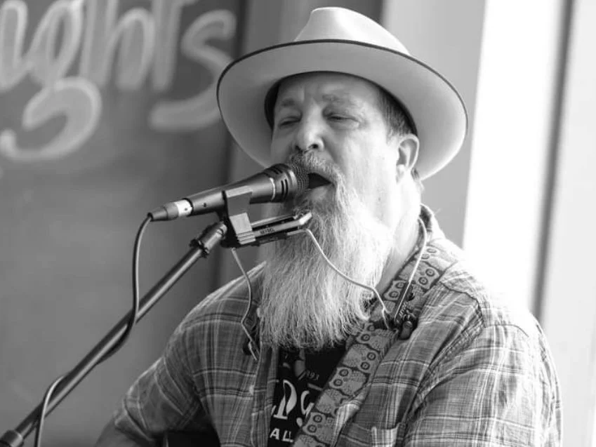 Live Music: Lee Penn Sky