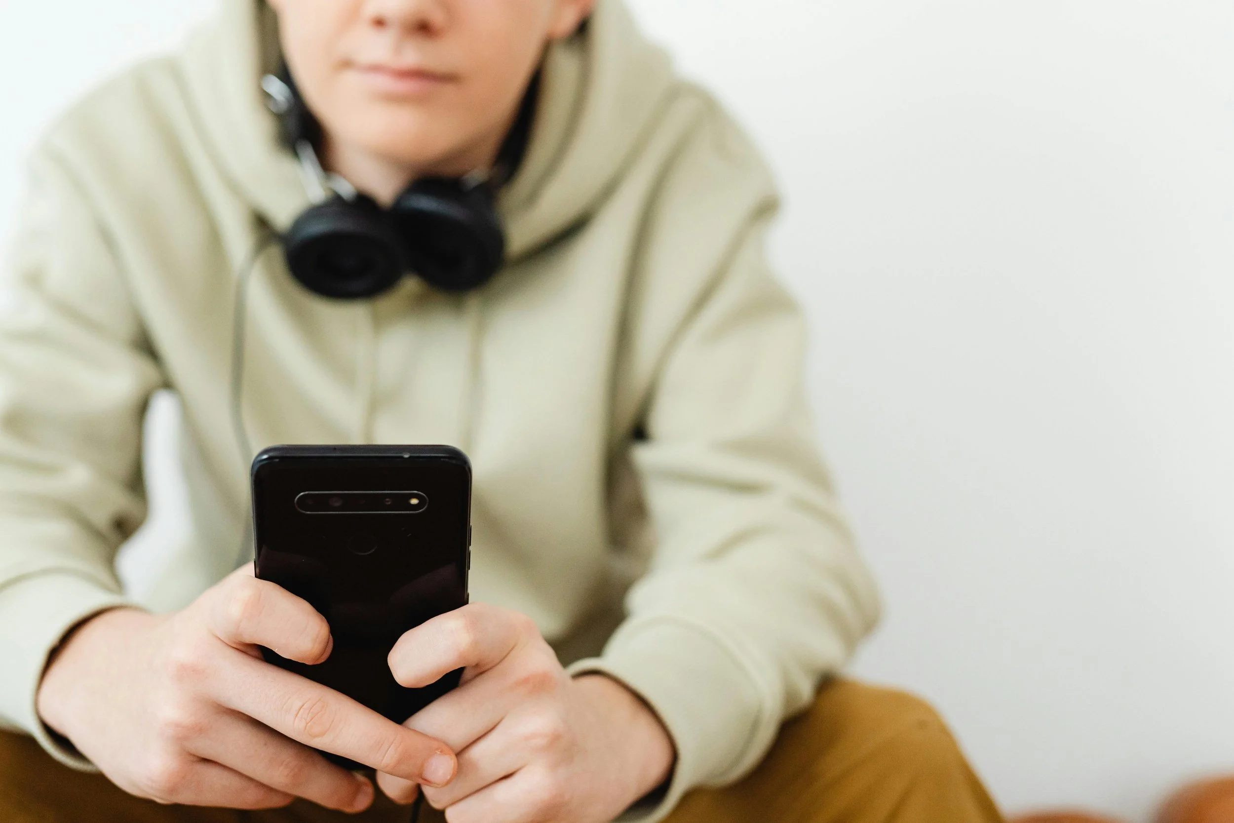 From Isolation to Connection: Men, Technology, and Mental Health
