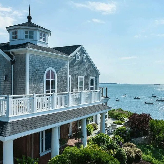 Charming towns, 560 miles of coastline, and seaside memories waiting to be made&mdash;Cape Cod is summer at its best. But during peak season, timing is everything. 🚲🌊

Reach out to help turn the Cape into your family&rsquo;s private playground:
bri