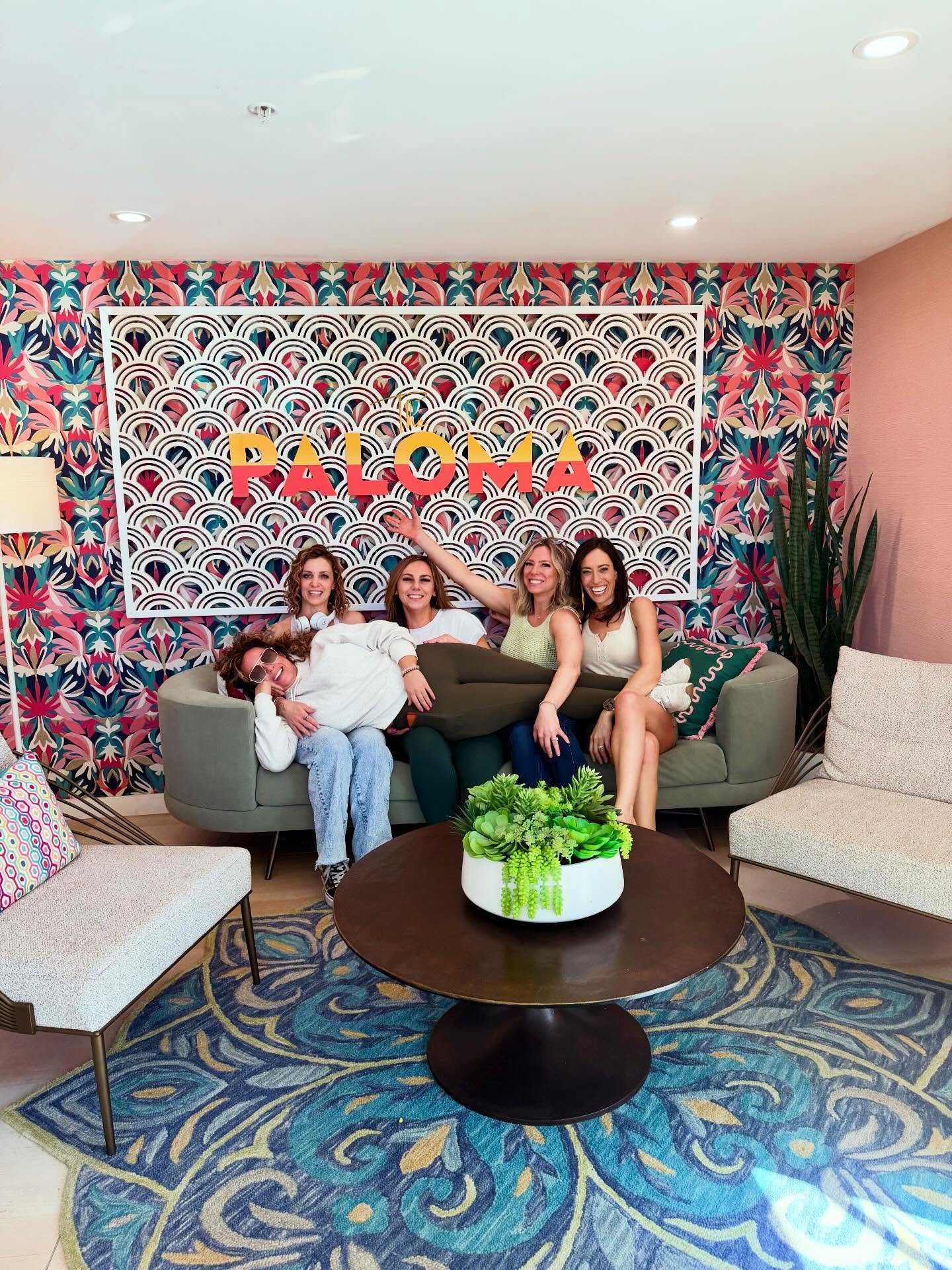 Desert darling alert 🌴☀️

Currently staying at @thepalomaresort and it is such a vibe.

The Paloma Resort is vibrant, retro-cool in all the right ways, and feels like a colorful love letter to classic Palm Springs style &mdash; but without trying to