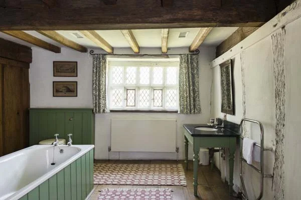 dolbelydr-interior-bathroom-600x400.jpg