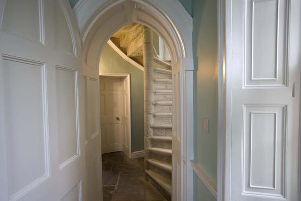 clythacastle-interior-staircase-600x400.jpg
