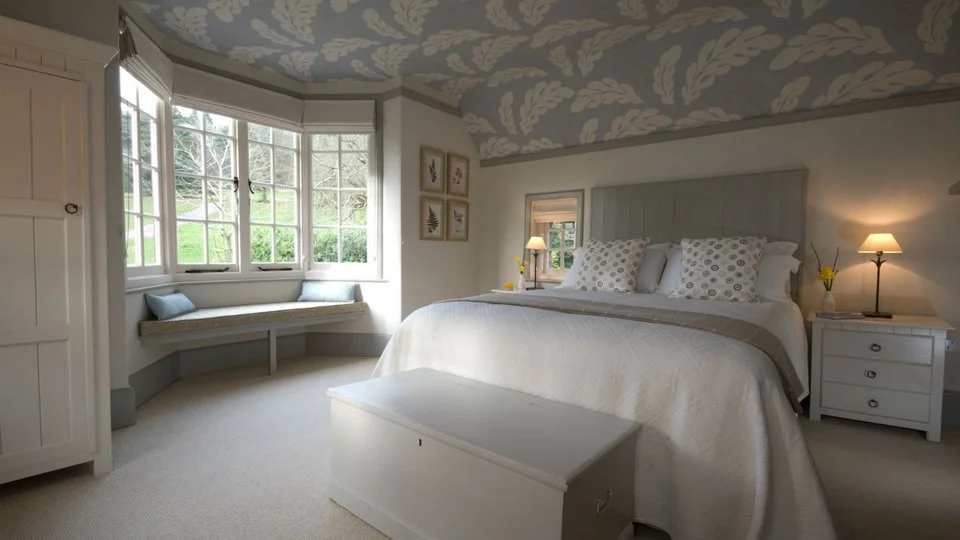 killertonparkcottagekillertonmasterbedroom2mikehenton.jpg