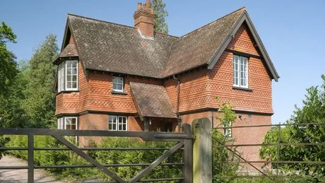 killertonparkcottageexterior1mikehenton.jpg