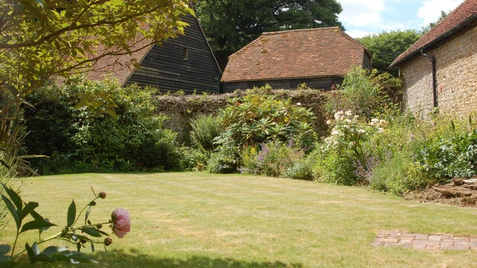 1emleyfarmhouseexterior12mariannewanstall2010.jpg