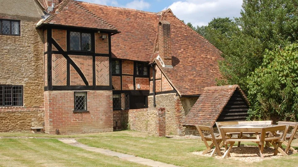 xemleyfarmhouseexterior10mariannewanstall2010.jpg