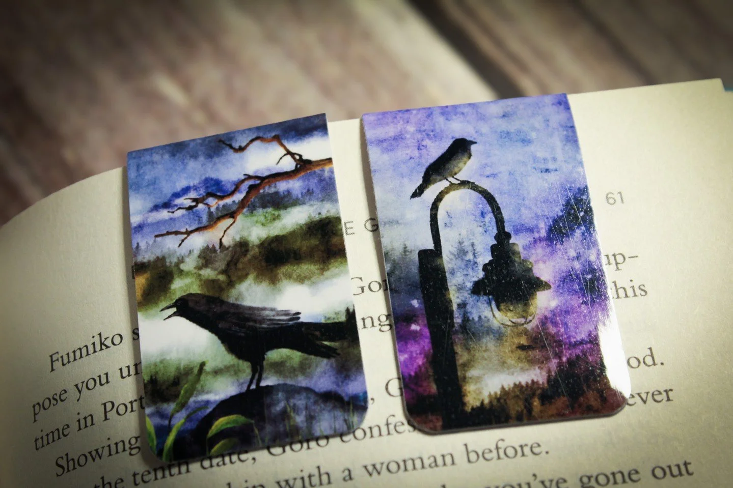 Calling all BOOKWORMS!
Losing your page while immersed in your book is one of the worst things! Where did I stop? Where do I continue? Didn't I read that already????
I have two delightful options to keep on track of your reading adventures!
-Tradit