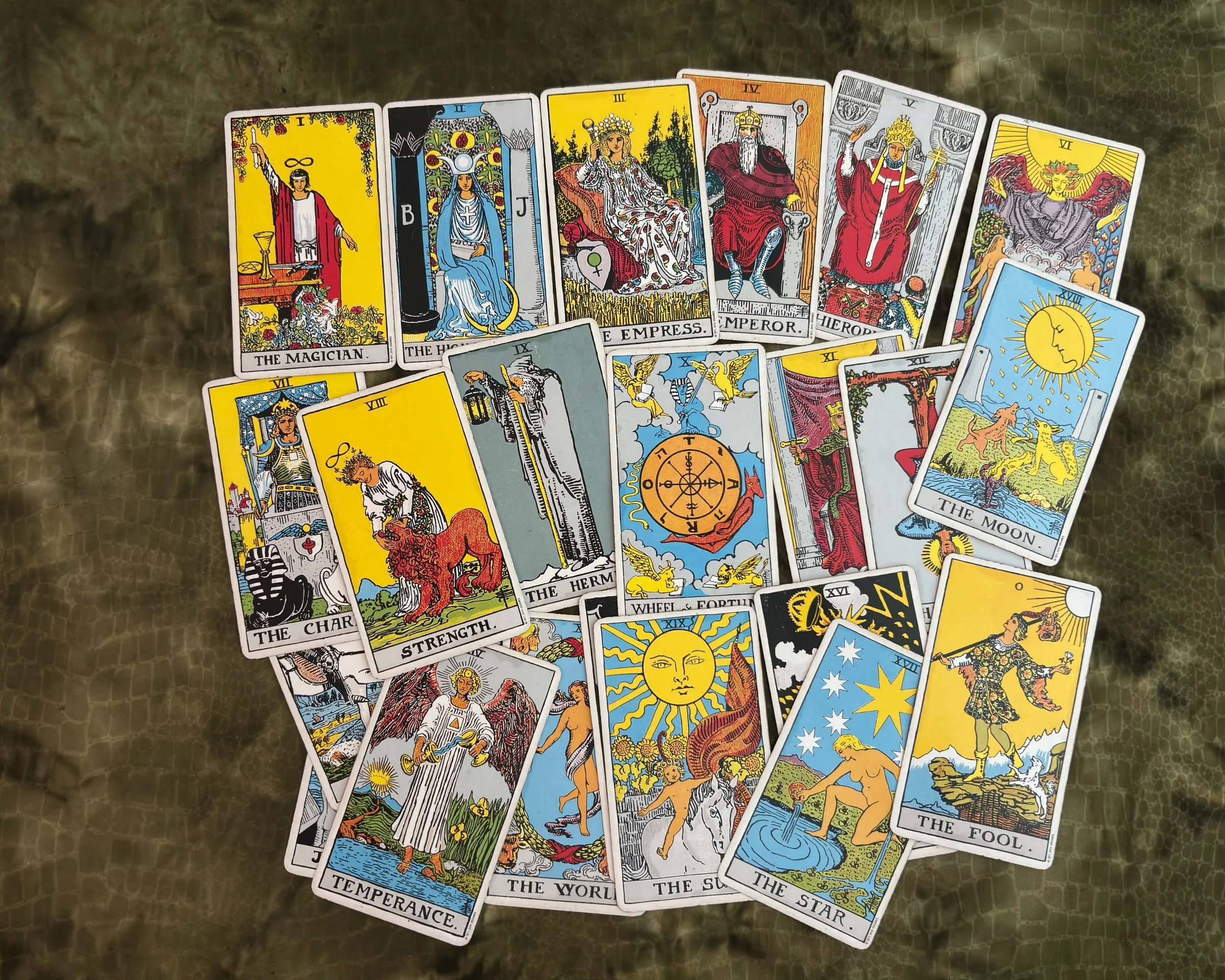 Tarot Unleashed: A Fun & Intuitive Experience