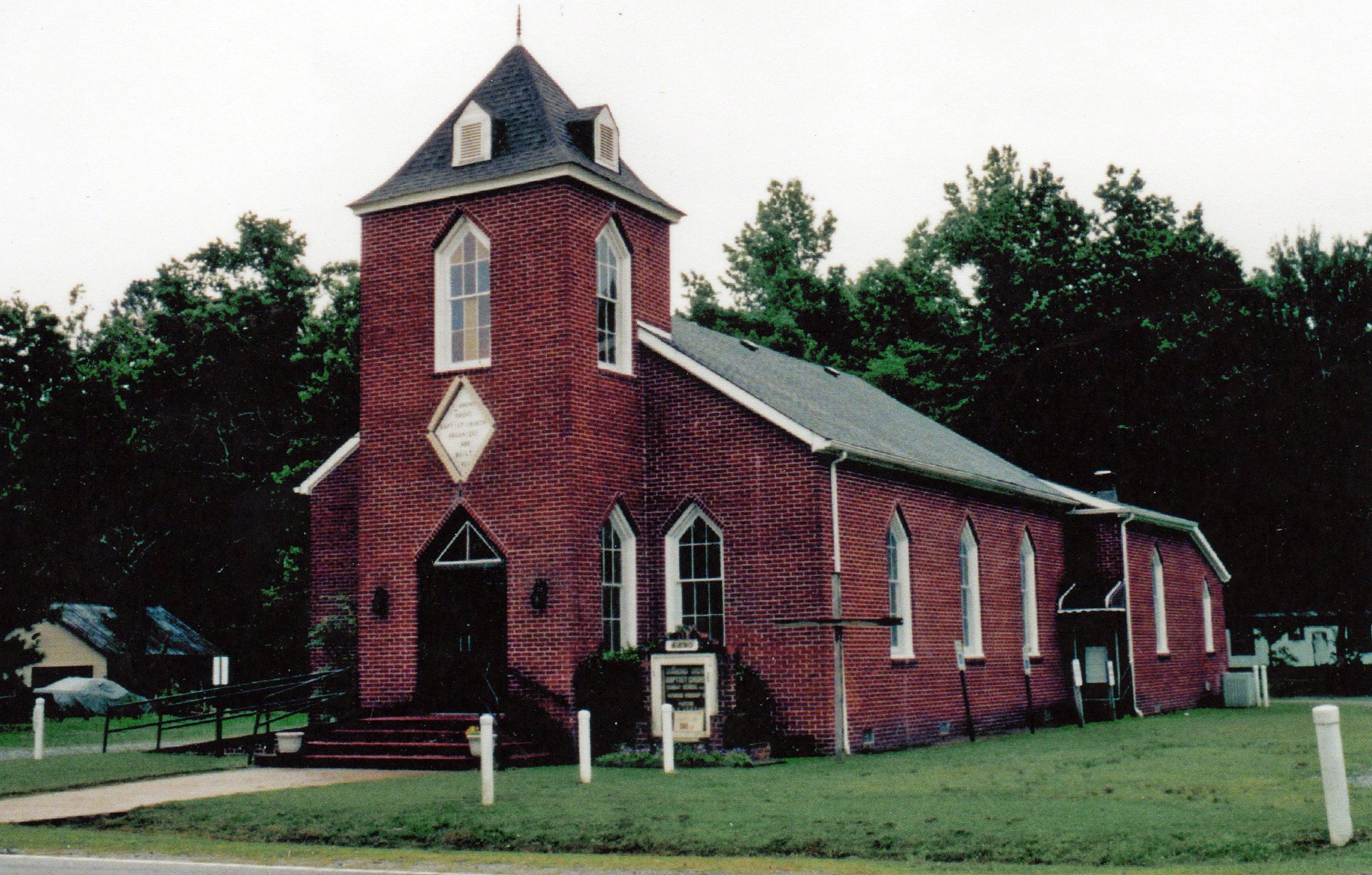 Diamond Grove Baptist Church Sandy Bottom c1999  Church photo.jpg