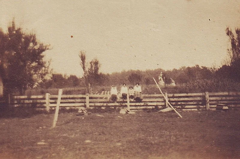 mildred-merile-vriginia-ercile-beale-with-little-bethel-church-in-background-82280010.jpg-nggid041115-ngg0dyn-800x531x100-00f0w010c011r110f110r010t010.jpg