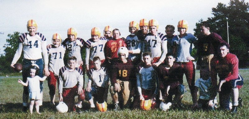 copy_0_chuckatuck-football-team-1954-img429