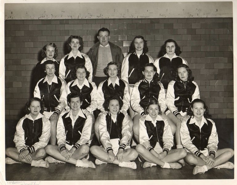copy_0_chuckatuck-outside-basketball-team-img430