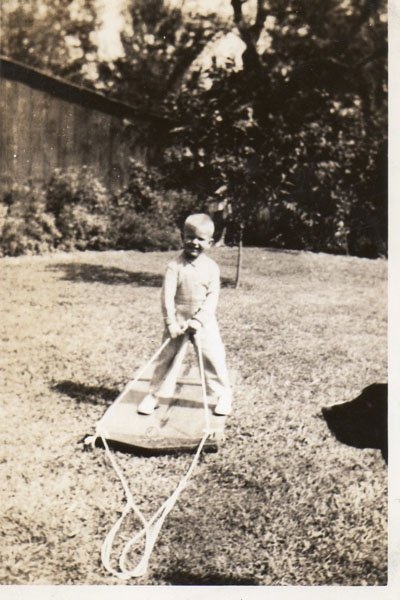 copy_0_dwight-on-surfboard-and-dukes-head-img937