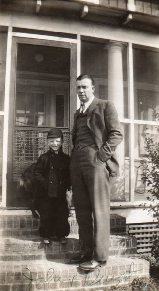 john-and-drexel-in-1943-at-home-in-chuckatuck-img067