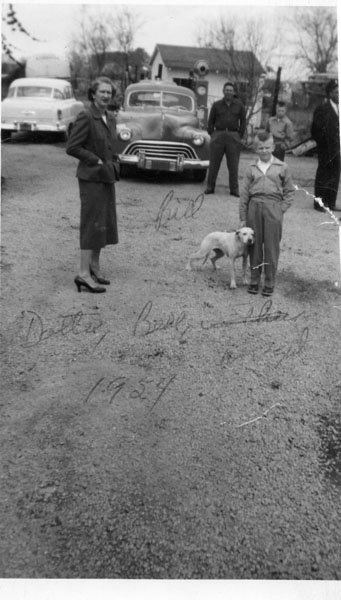 john-bradshaw-leaving-for-navy-in-1954-with-lots-of-other-people-in-picture-img055