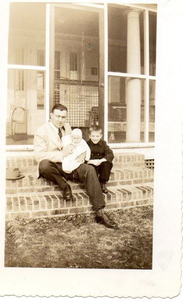 john-drexel-and-dwight-bradshaw-in-chuckatuck-img936