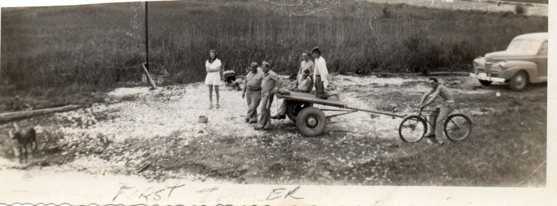 north-side-of-kings-highway-with-boat-trailer-and-dorothy-bradshaw-plus-army-guys-img052