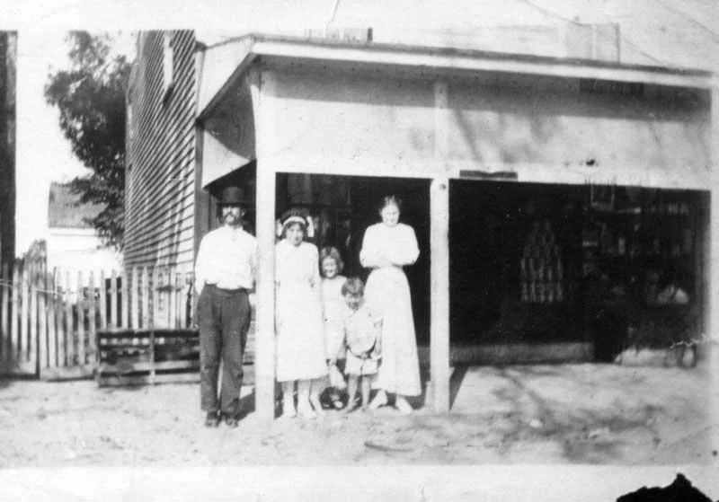  Pitt Store in background 