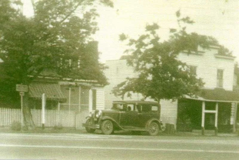 Pitt house and store - Chuckatuck