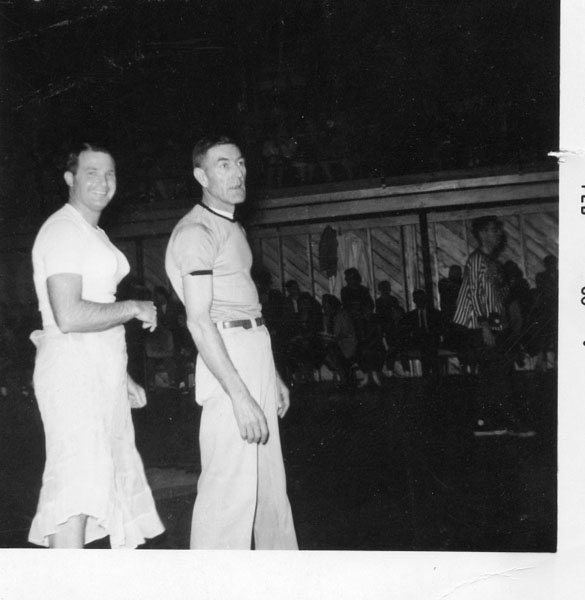 sonny-and-grady-norfleet-at-a-basketball-game-img668
