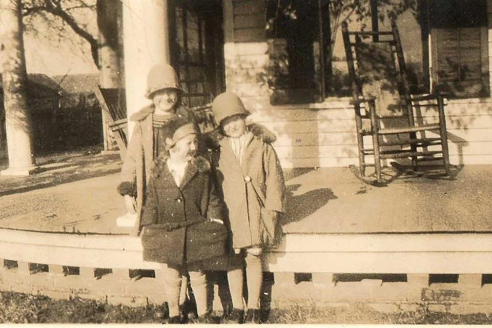  Judith, Frances and Nancy Gilliam c1925  Gilliam family photo 