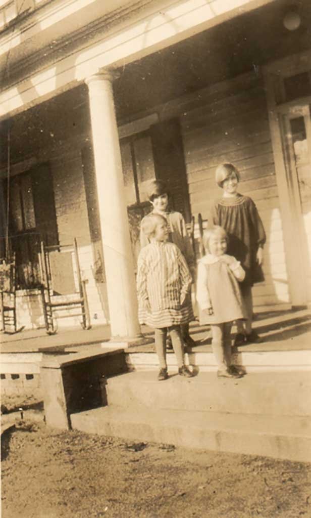  Nelle, Judith, Frances and Nancy on their front porch in Chuckatuck  Gilliam family photo 