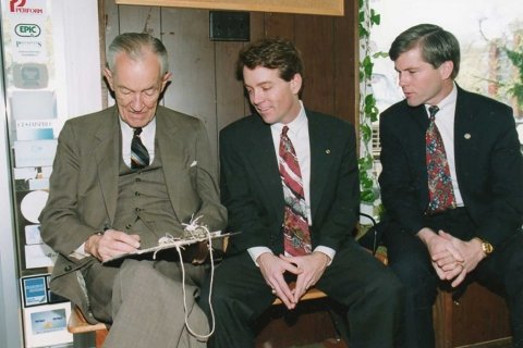 gov-godwin-delegate-chris-jones-bob-mcdonnell-circa-1996-img428.jpg-nggid041712-ngg0dyn-480x320x100-00f0w010c011r110f110r010t010.jpg