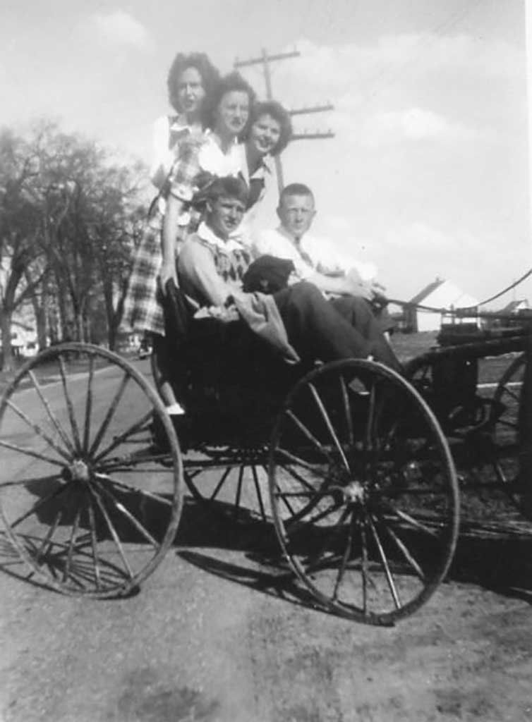 Students on an outing in Chuckatuck c 1944